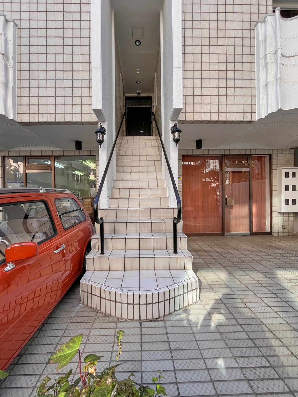 ＪＲ山手線 代々木駅 徒歩13分 3階建 築47年の外観写真