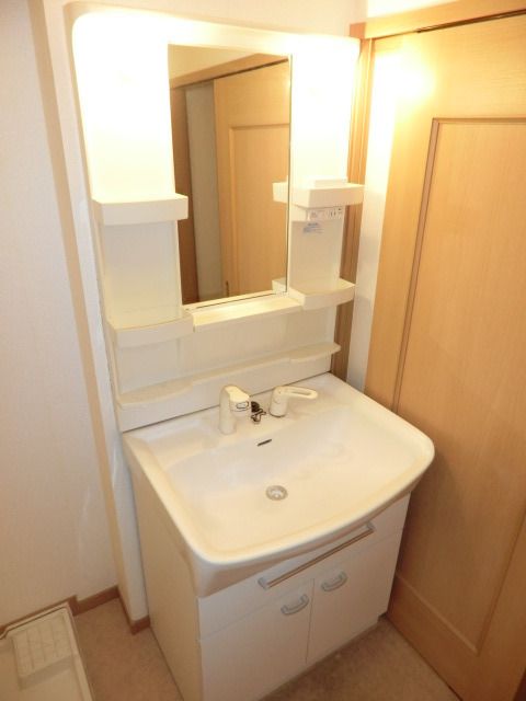 洗面設備　人気の独立化粧台です！