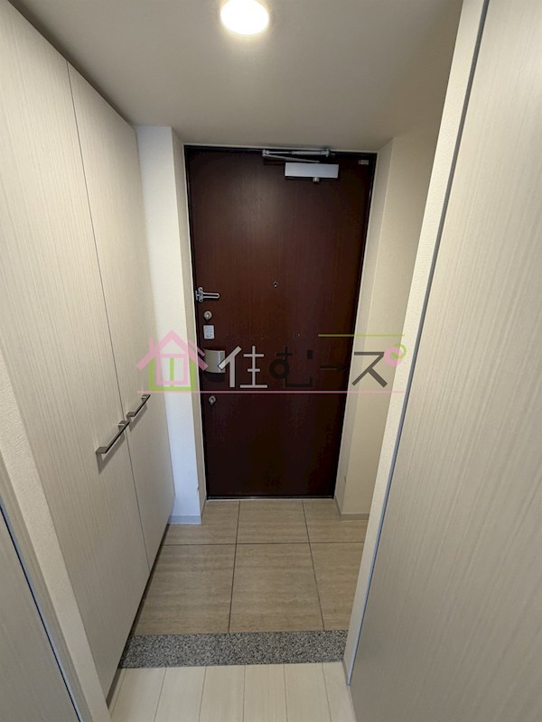 レジュールアッシュ ウエストレジスの玄関写真