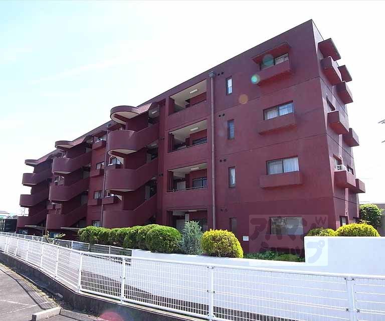 嵯峨野ロイヤルハイツの外観写真