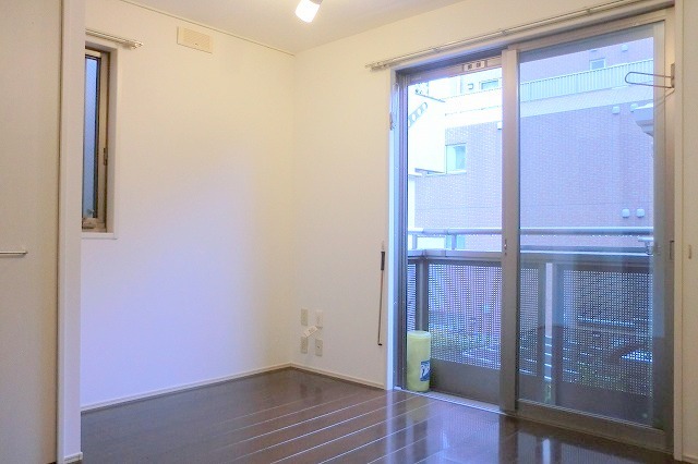 居室・リビング　★明るいフローリングの角部屋です★