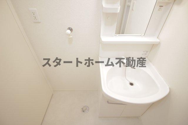 洗面設備　コンパクトで使いやすい洗面所