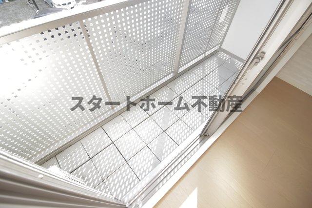 バルコニー　開放的で明るい空間を演出してくれるバルコニーです