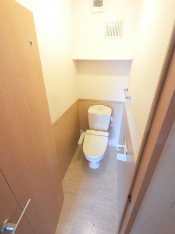 ＪＲ総武本線 四街道駅 徒歩16分 2階建 築14年のトイレ写真