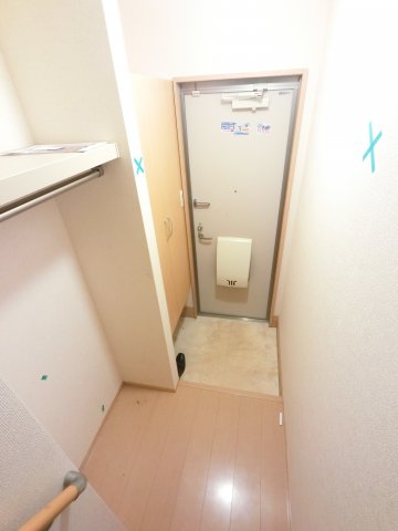 ＪＲ総武本線 四街道駅 徒歩16分 2階建 築14年の玄関写真