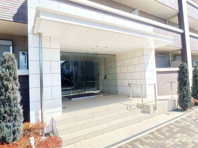 エントランス　★防犯カメラ・TVモニター付オートロック完備★