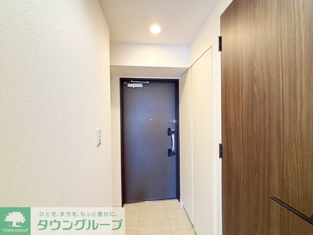 玄関　※同間取り7階参考写真