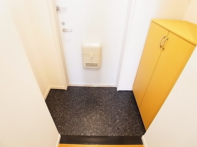玄関　同仕様別部屋