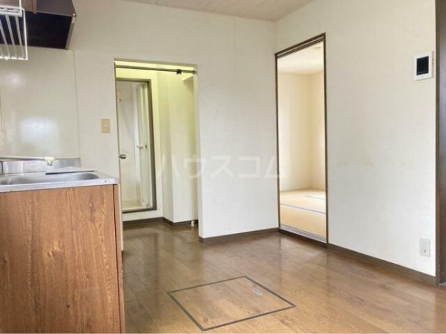 シャトルヤマツAの居間写真