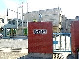 中学校　春里中学校（中学校）まで350m