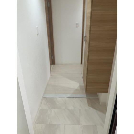 玄関　※同タイプ別部屋写真。現況優先※