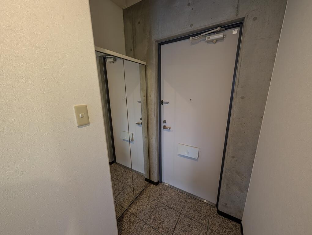 玄関　下駄箱