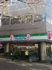 コンビニ　ファミリーマート南大塚通り店（コンビニ）まで300m