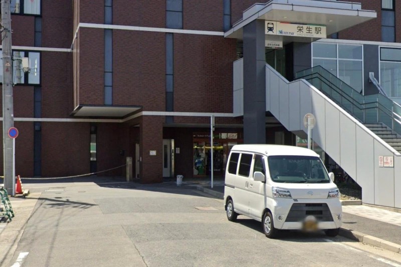 コンビニ　ファミリーマート 名鉄病院店（コンビニ）まで727m