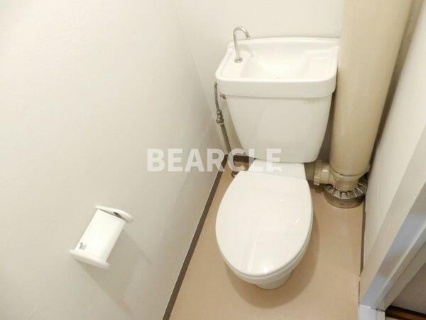 トイレ　落ち着いた色調のトイレです