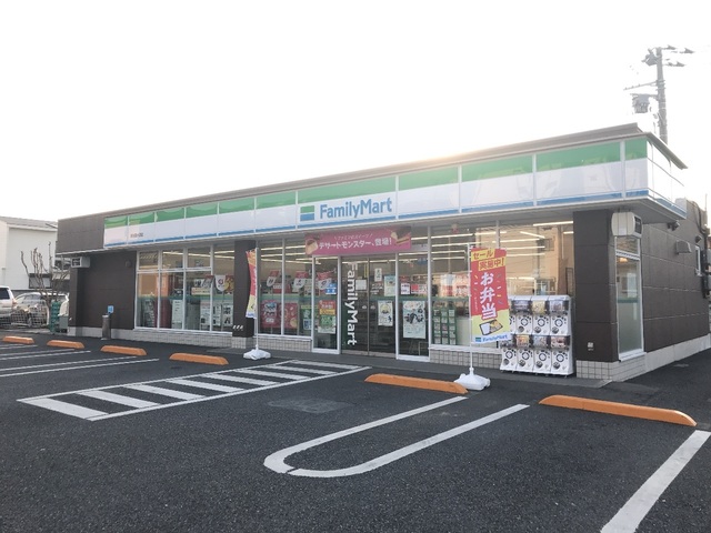 コンビニ　ファミリーマート深谷西大沼店（コンビニ）まで524m