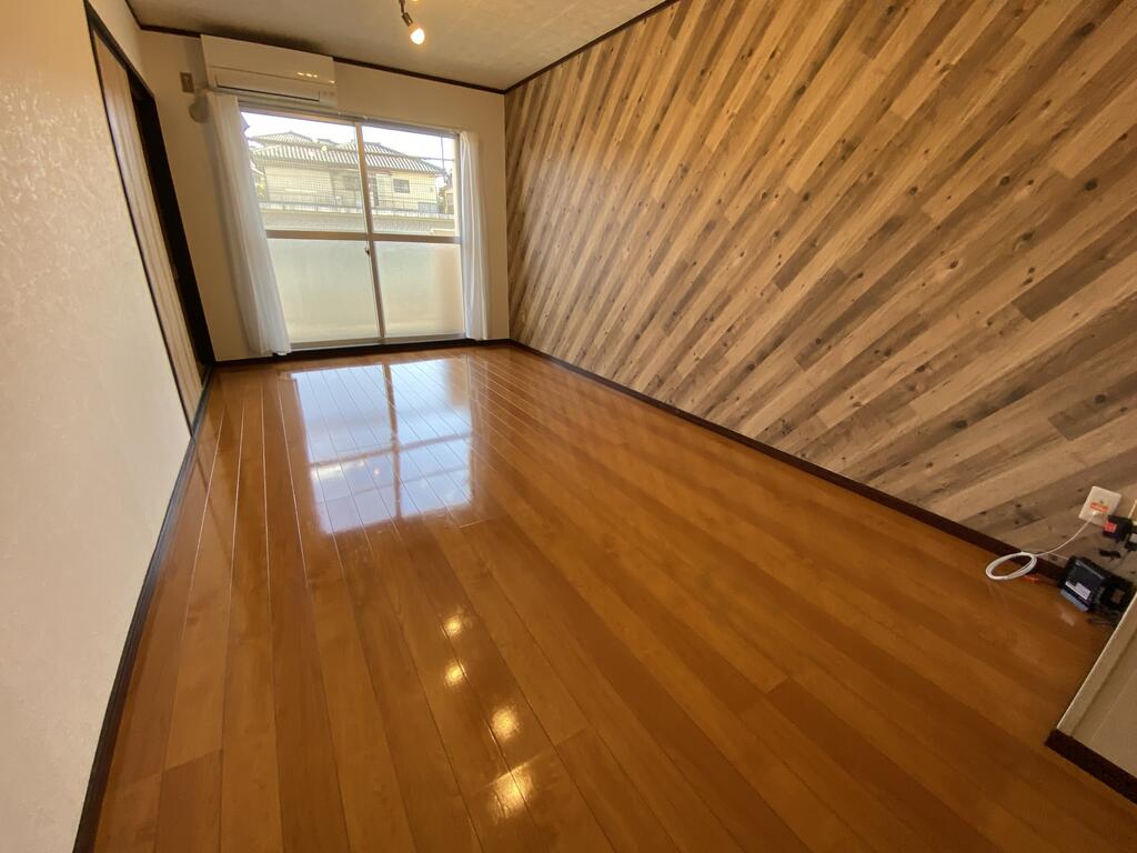 居室・リビング　広-い洋室☆