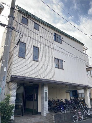 【川口市芝高木のマンションの建物外観】