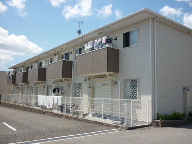 神戸市西区押部谷町西盛のアパートの建物外観