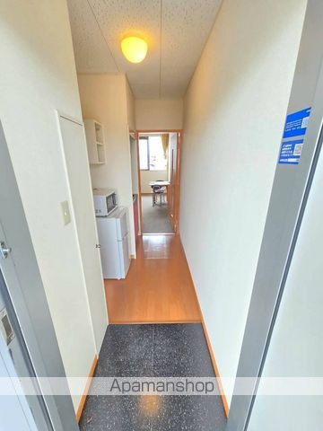 レオパレスCENTROの玄関写真
