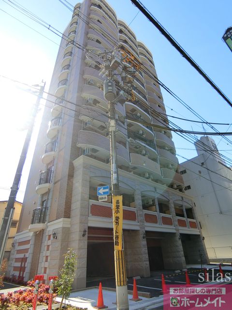 【東大阪市足代新町のマンションの建物外観】