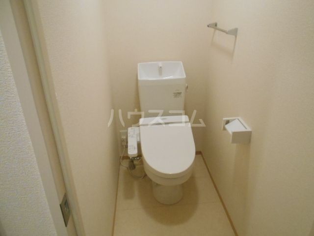 【ラ・セゾン嵐山のトイレ】