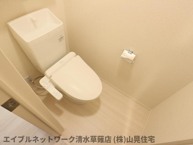 【静岡市清水区谷田のアパートのトイレ】