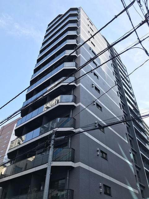 港区西新橋のマンションの建物外観