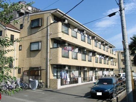 川崎市多摩区菅北浦のマンションの建物外観