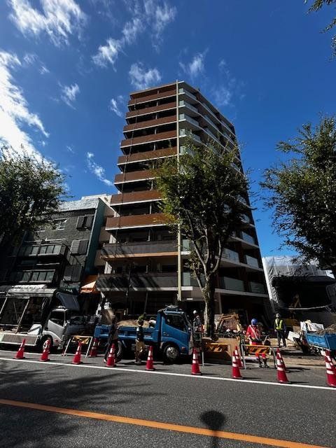 【三鷹市上連雀のマンションの建物外観】