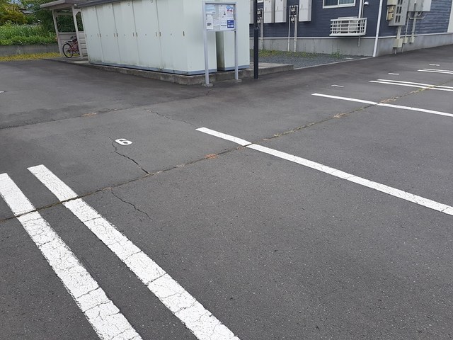 【クラールIIの駐車場】