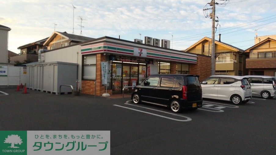 【ファミーユ本町のコンビニ】