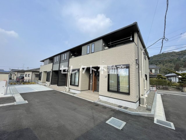 【人吉市瓦屋町のアパートの建物外観】