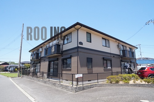 建物外観　珍しいＬ字形の建物です