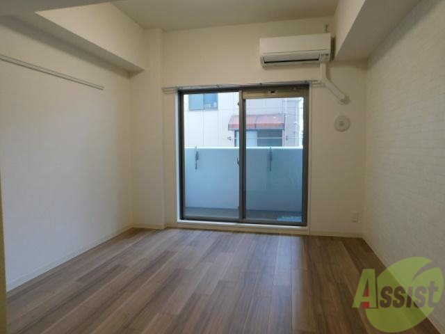 その他部屋・スペース　フローリング貼りの室内です