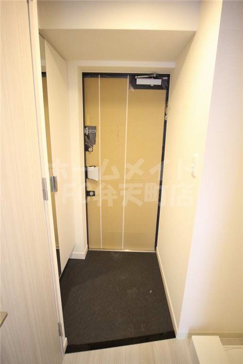 玄関　収納もある玄関です