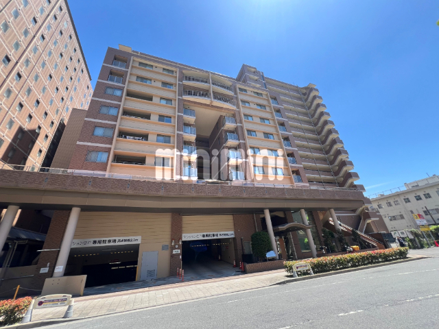 建物外観　高崎駅西口直結の存在感のあるマンション