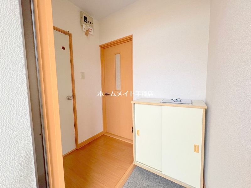 玄関　玄関スペース、シューズボックス付きです♪