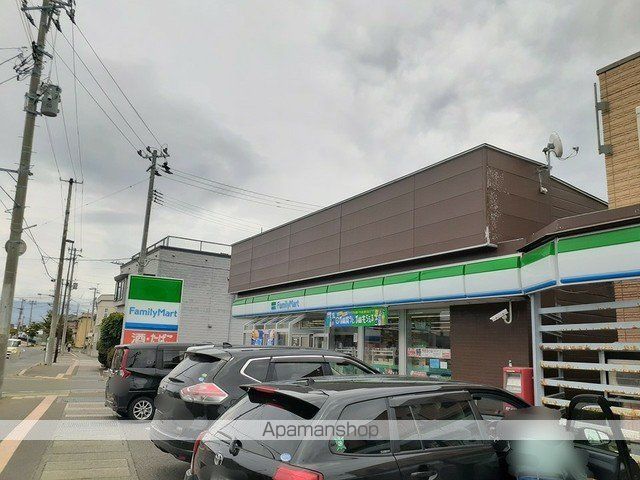 コンビニ　ファミリーマート青森桜川店（コンビニ）まで494m