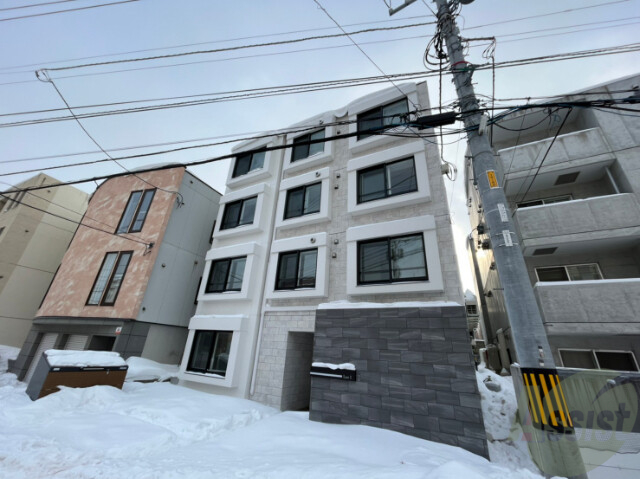 建物外観　札幌市西区二十四軒「ＬＥＯ１」
