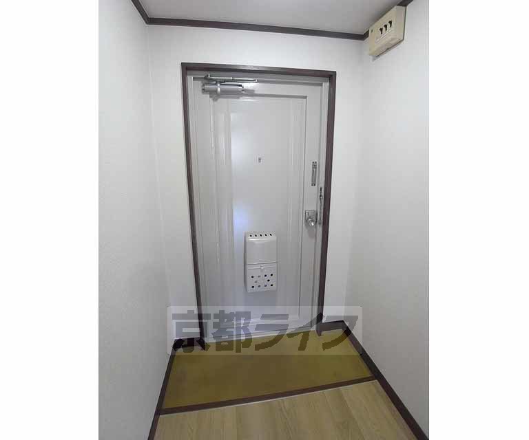 玄関　・お問い合わせは京都ライフ出町柳店まで・