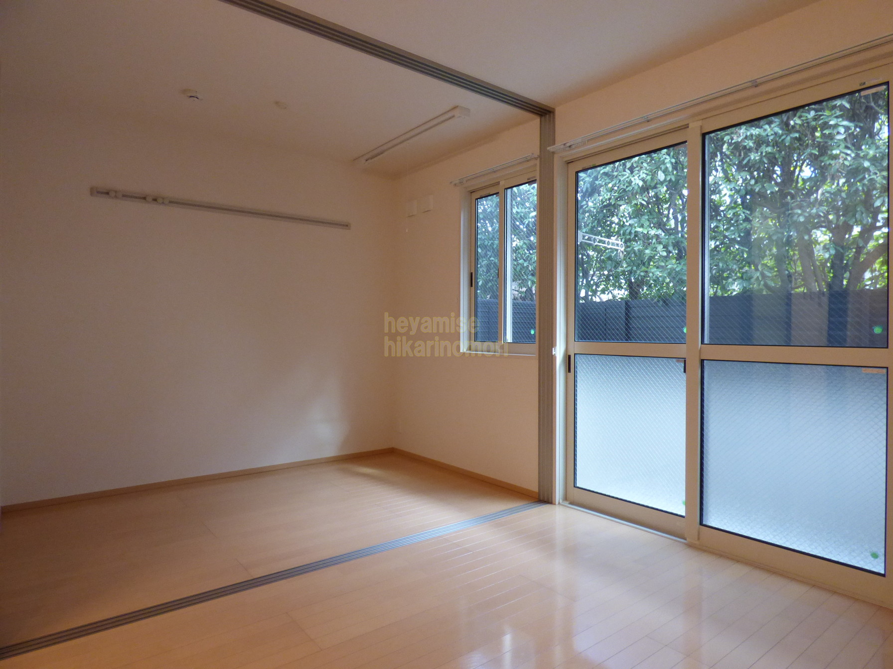 居室・リビング　写真は1階（別号室）