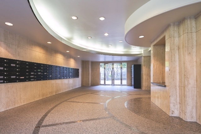 その他共有部分　外出の多い方でも安心の宅配ボックス付き♪