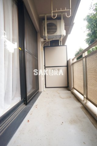 バルコニー　便利で嬉しいバルコニー付きです♪