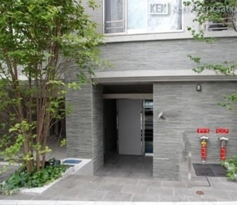 エントランス　ゆとりのあるエントランスです