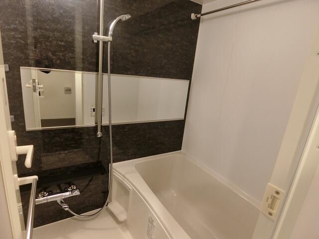 バス・シャワールーム　日々の疲れを癒すお風呂付です