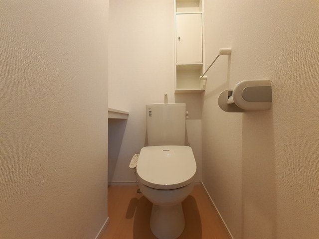 トイレ　落ち着いたトイレです