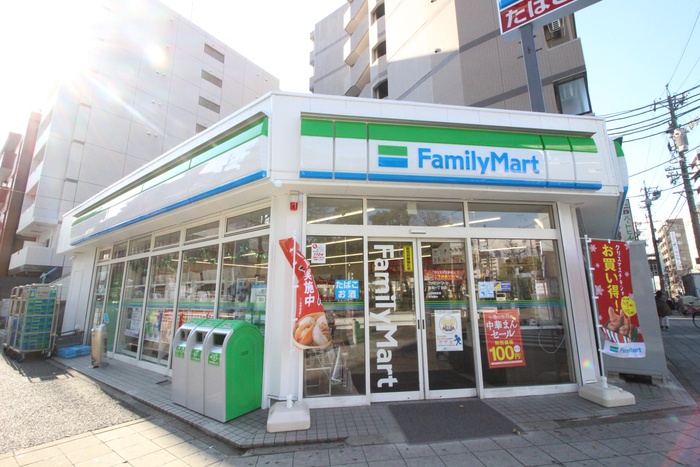 コンビニ　ファミリーマート新栄１丁目店（コンビニ）まで500m