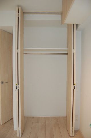 収納　ハンガーパイプ付きのクローゼット