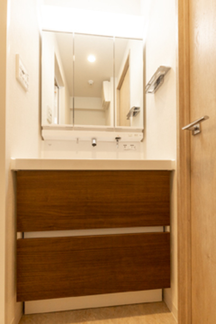 洗面設備　※写真は同タイプ住戸です。